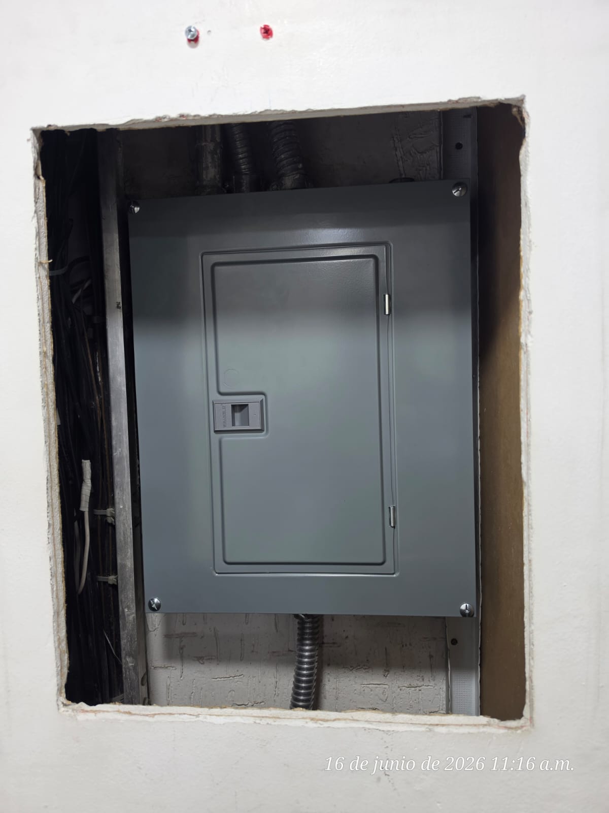 Trabajo eléctrico SEIRV en campo