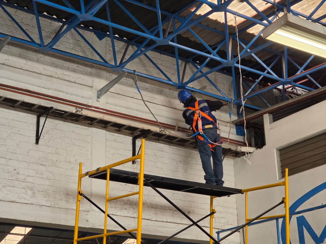 Trabajo eléctrico SEIRV en campo