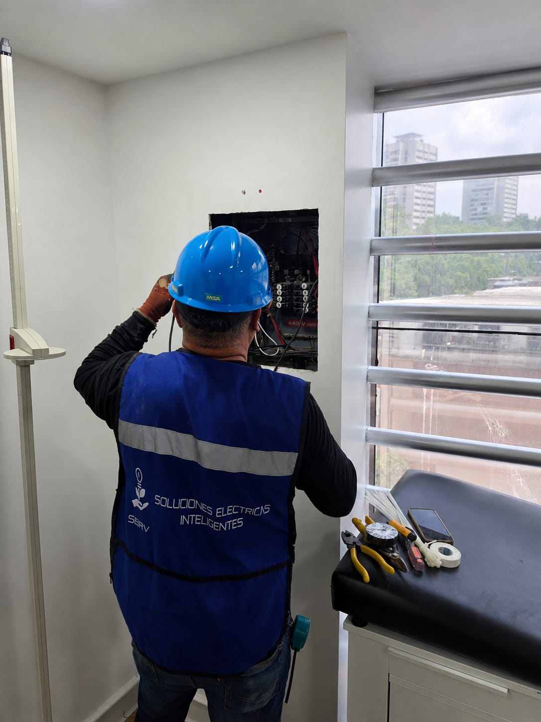 Trabajo eléctrico SEIRV en campo